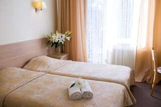 Отель Hotel SPA Arkadia Апшуциемс Двухместный номер с 2 отдельными кроватями-9
